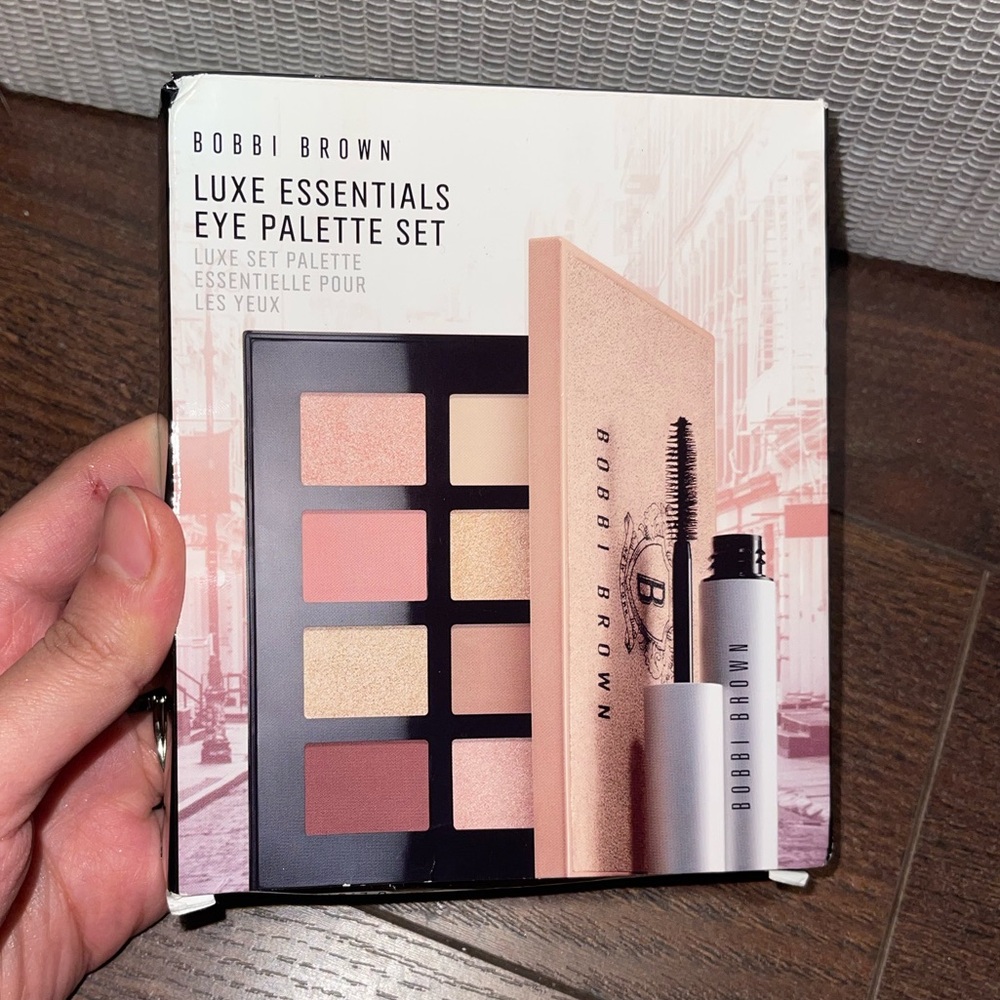 Bobbi Brown Luxe Essentials Eye Palette Set